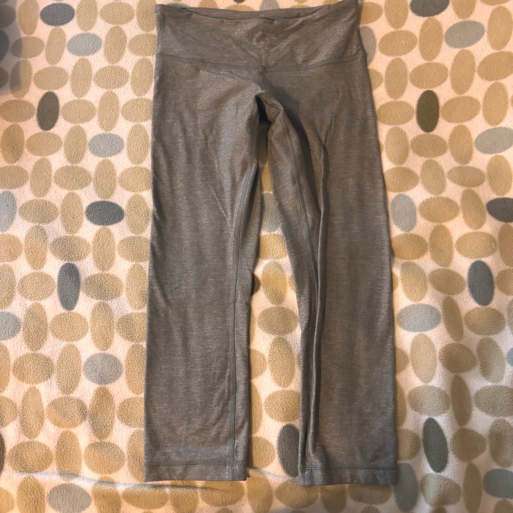 Lululemon Size 4 Athletica Gray Leggings Stretchy